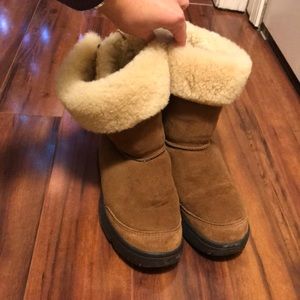 Chestnut Uggs size 8